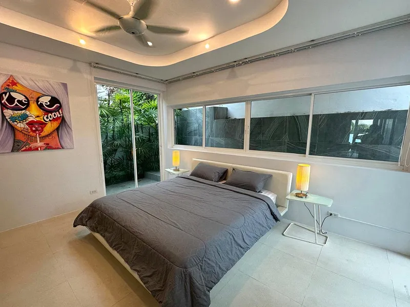 Baan Chalong Résidence : Villa moderne de 4 chambres avec toit-terrasse et vue panoramique - Chalong, Phuket - Photo principale