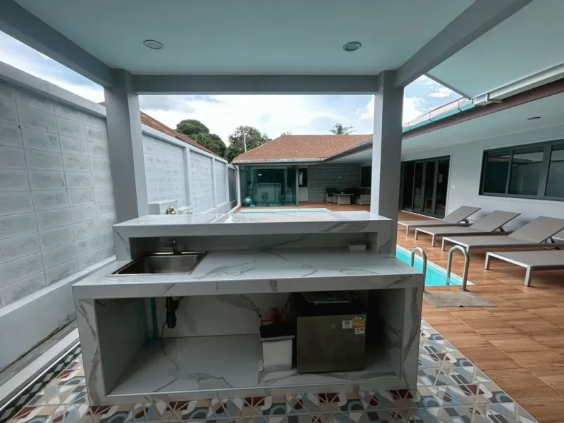 5-Bedroom Modern Pool Villa for Rent, Chalong - Chalong, Phuket - Main photo